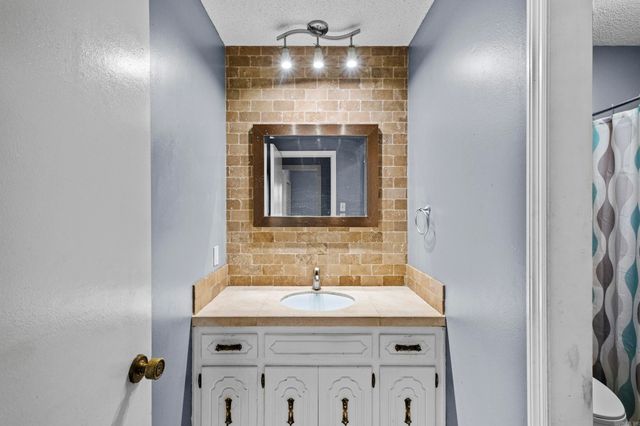 1 Devon Lane, Jacksonville, AR 72076