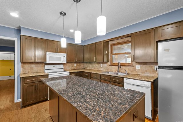 1 Devon Lane, Jacksonville, AR 72076