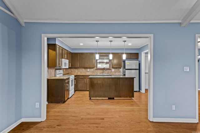 1 Devon Lane, Jacksonville, AR 72076