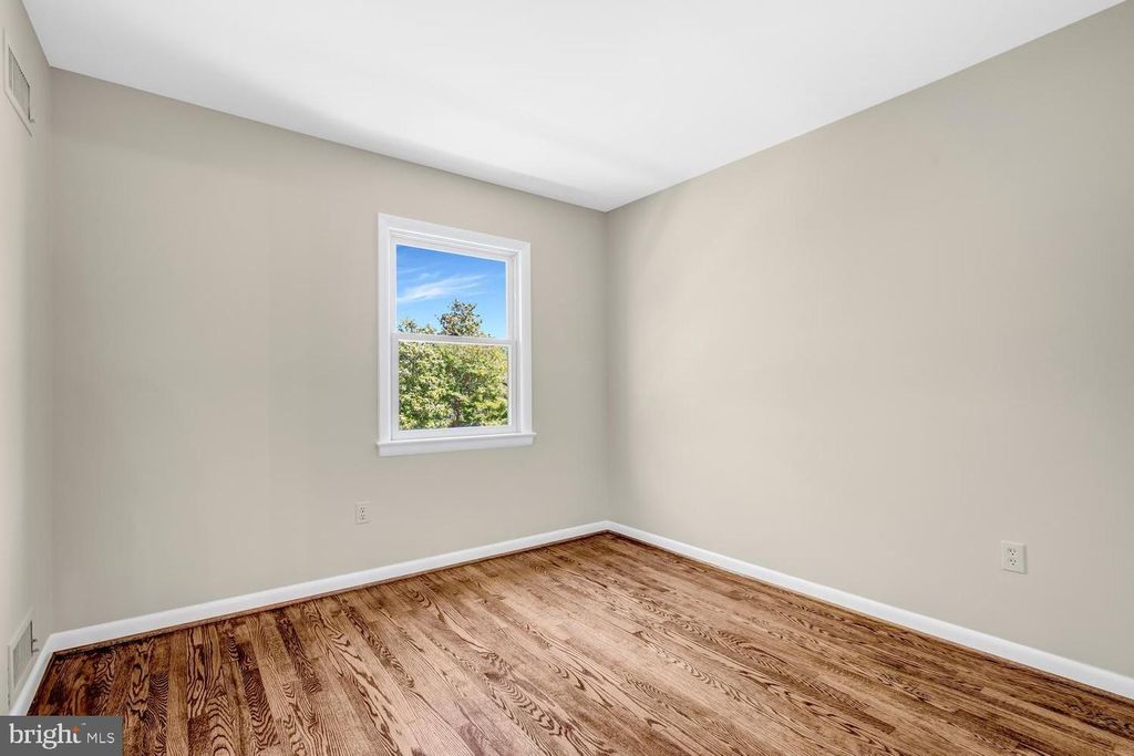 Image 34 of property listing at 5128 CLAVEL TER, Rockville, MD 20853