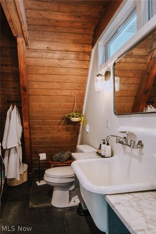 2793 Barclay Messerly Road, Southington, OH 44470