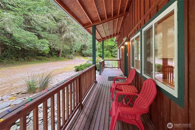 151 Kingo Ridge Road, Port Angeles, WA 98363