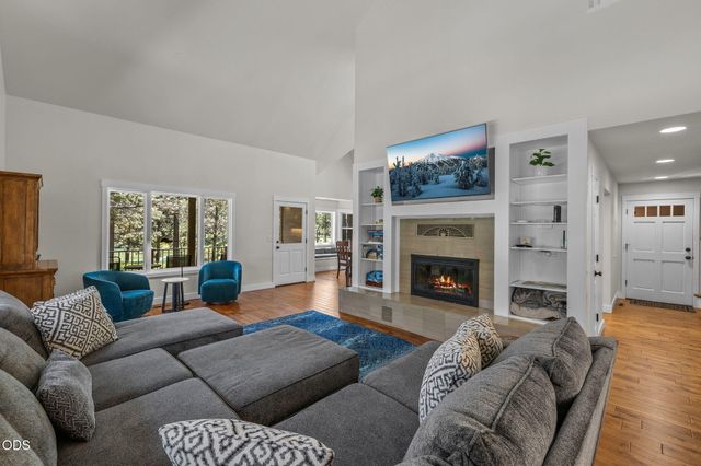 56832 Besson Road, Bend, OR 97707