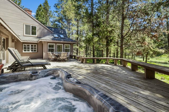 56832 Besson Road, Bend, OR 97707