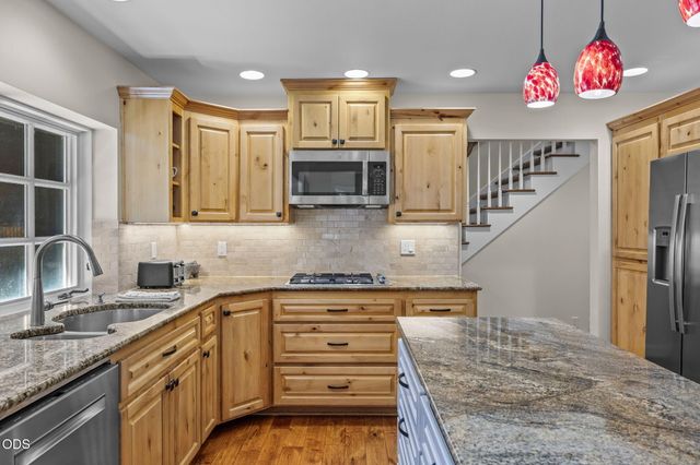 56832 Besson Road, Bend, OR 97707