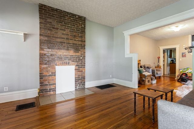 2513-2515 Indianola Avenue, Columbus, OH 43202