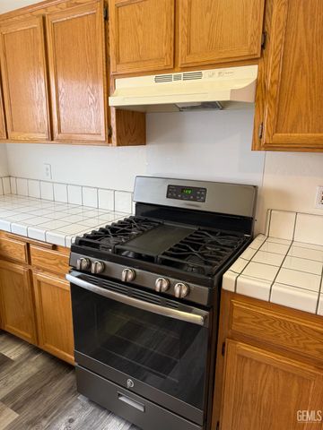 1305 Quartz Hill Road, Bakersfield, CA 93307