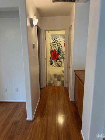 1305 Quartz Hill Road, Bakersfield, CA 93307