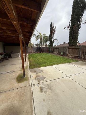 1305 Quartz Hill Road, Bakersfield, CA 93307