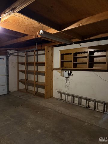 1305 Quartz Hill Road, Bakersfield, CA 93307