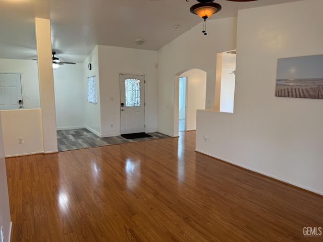 1305 Quartz Hill Road, Bakersfield, CA 93307