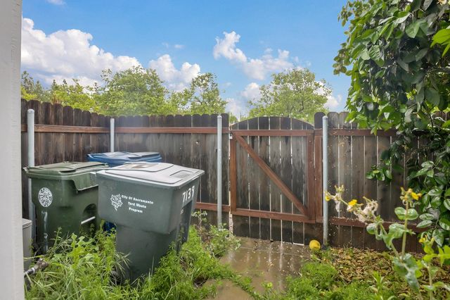 7139 Humanity Ln, Sacramento, CA 95822