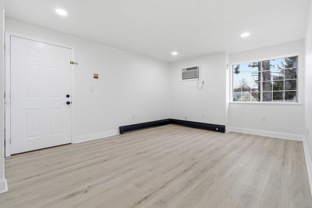 1 19th Street 3, Lowell, MA 01850