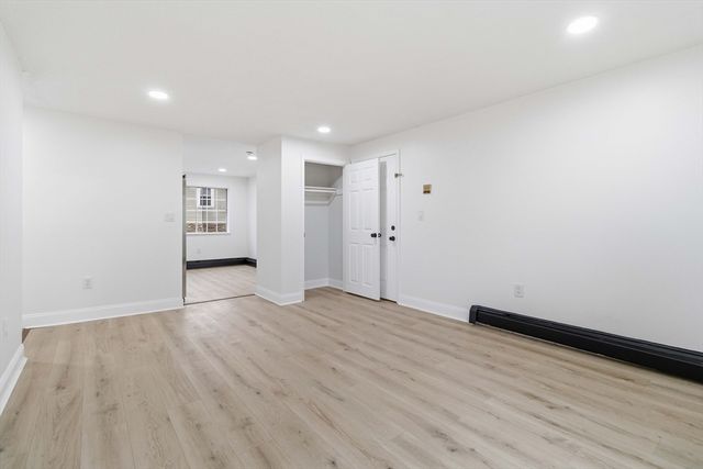 1 19th Street 3, Lowell, MA 01850