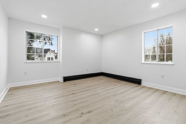 1 19th Street 3, Lowell, MA 01850
