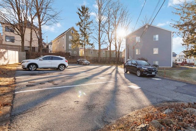 1 19th Street 3, Lowell, MA 01850