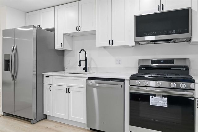 1 19th Street 3, Lowell, MA 01850