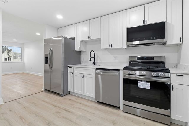 1 19th Street 3, Lowell, MA 01850