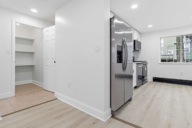 1 19th Street 3, Lowell, MA 01850