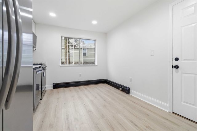 1 19th Street 3, Lowell, MA 01850