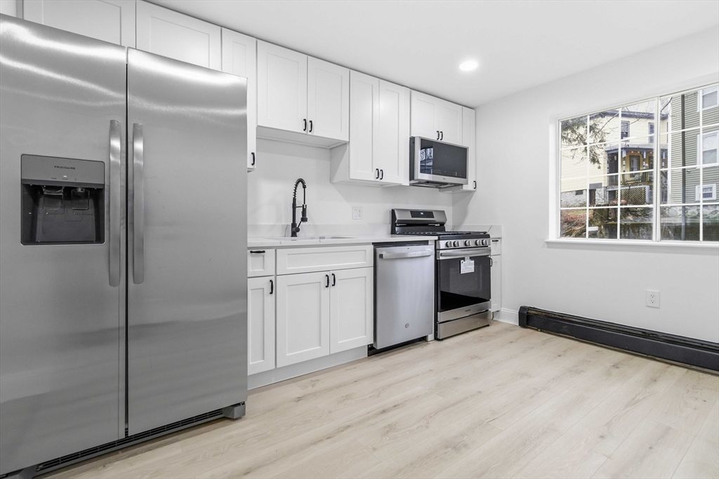 1 19th Street 3, Lowell, MA 01850