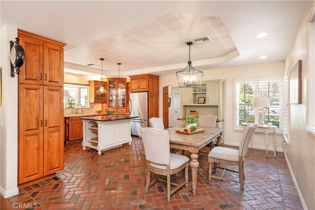 2372 Shadow Hill Drive, Riverside, CA 92506