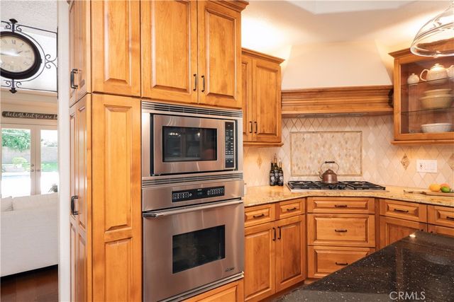 2372 Shadow Hill Drive, Riverside, CA 92506