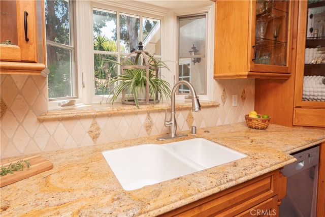 2372 Shadow Hill Drive, Riverside, CA 92506
