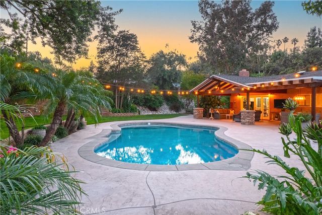 2372 Shadow Hill Drive, Riverside, CA 92506