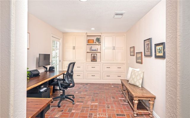 2372 Shadow Hill Drive, Riverside, CA 92506