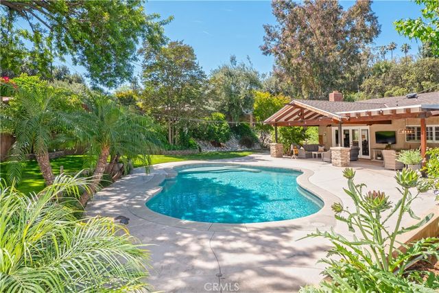 2372 Shadow Hill Drive, Riverside, CA 92506