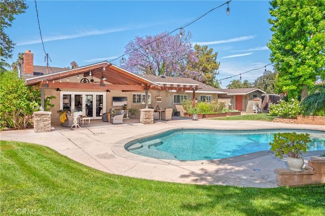 2372 Shadow Hill Drive, Riverside, CA 92506