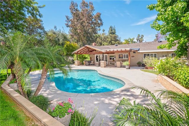 2372 Shadow Hill Drive, Riverside, CA 92506