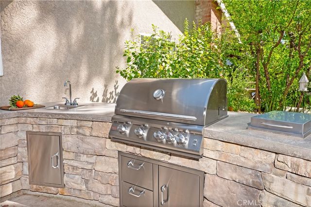 2372 Shadow Hill Drive, Riverside, CA 92506