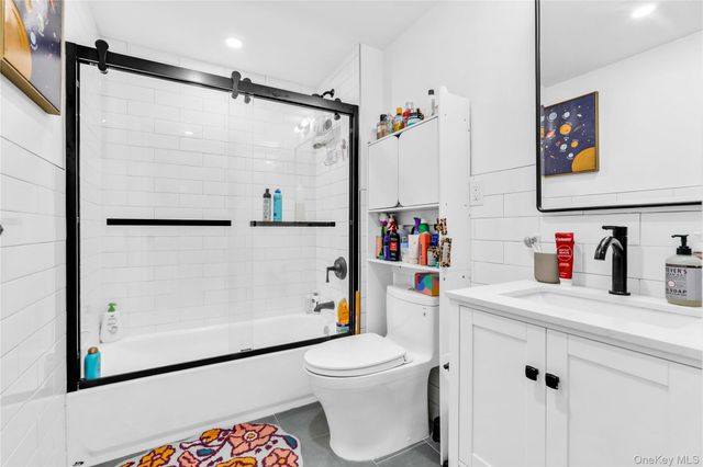 2805 21st Avenue 3, Astoria, NY 11105