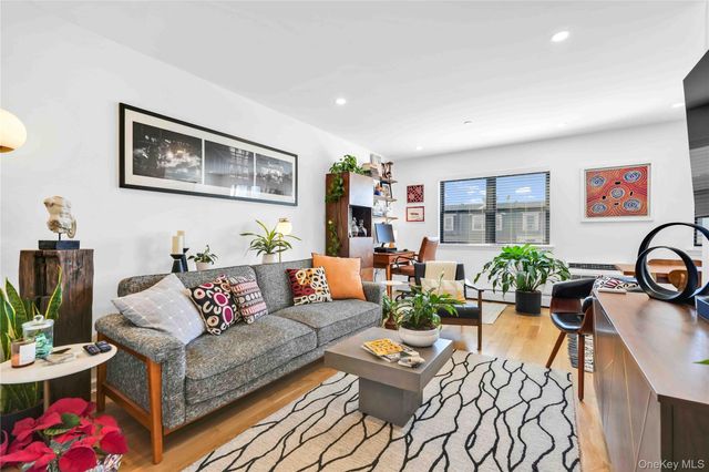 2805 21st Avenue 3, Astoria, NY 11105