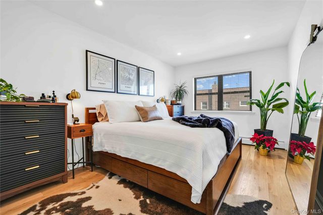 2805 21st Avenue 3, Astoria, NY 11105