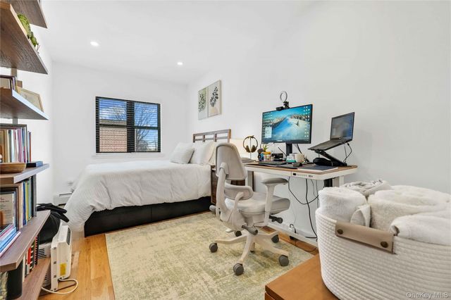 2805 21st Avenue 3, Astoria, NY 11105