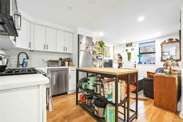 2805 21st Avenue 3, Astoria, NY 11105