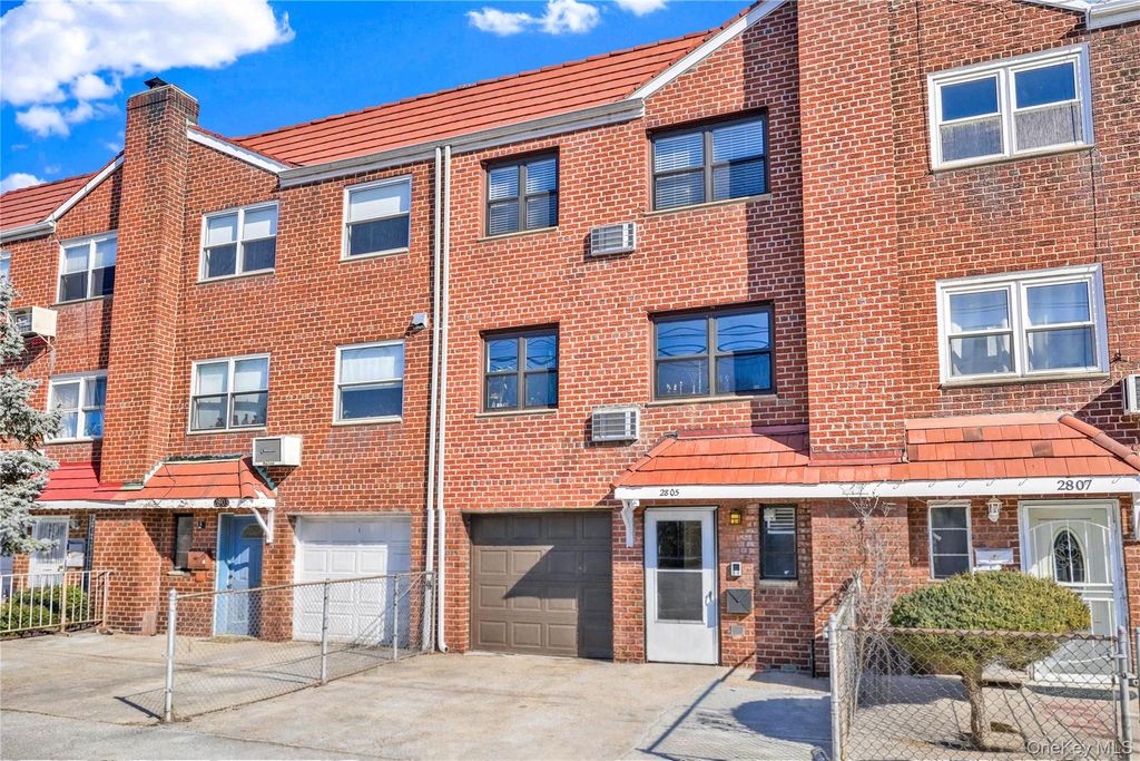 2805 21st Avenue 3, Astoria, NY 11105