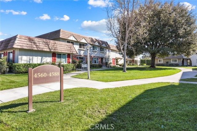 4586 Larwin, Cypress, CA 90630