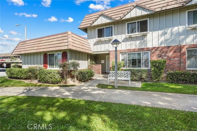 4586 Larwin, Cypress, CA 90630