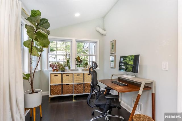 20 College Avenue, Montclair, NJ 07043