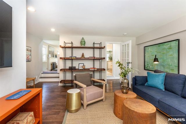 20 College Avenue, Montclair, NJ 07043