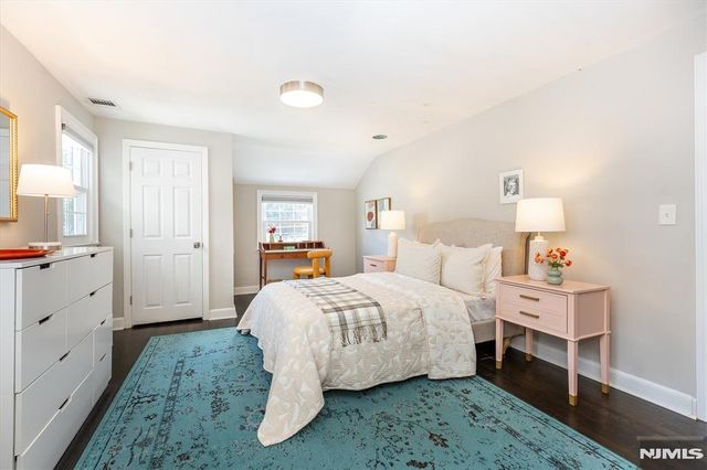 20 College Avenue, Montclair, NJ 07043