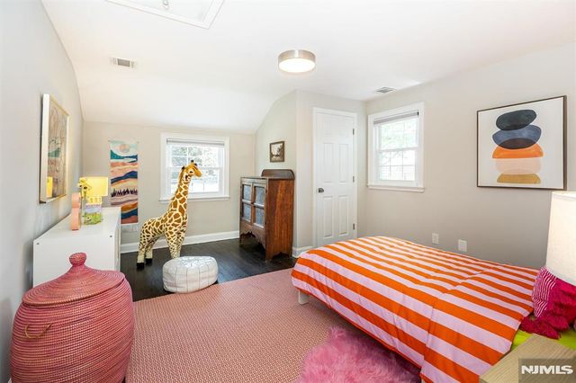 20 College Avenue, Montclair, NJ 07043
