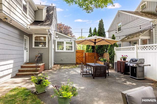 20 College Avenue, Montclair, NJ 07043