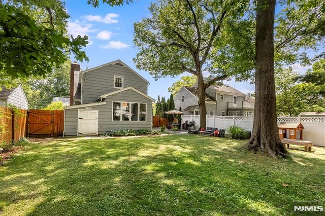 20 College Avenue, Montclair, NJ 07043