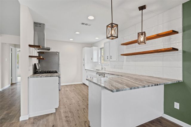 810 Stillhouse SPG, Round Rock, TX 78681