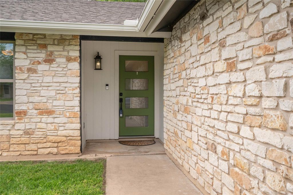 810 Stillhouse SPG, Round Rock, TX 78681